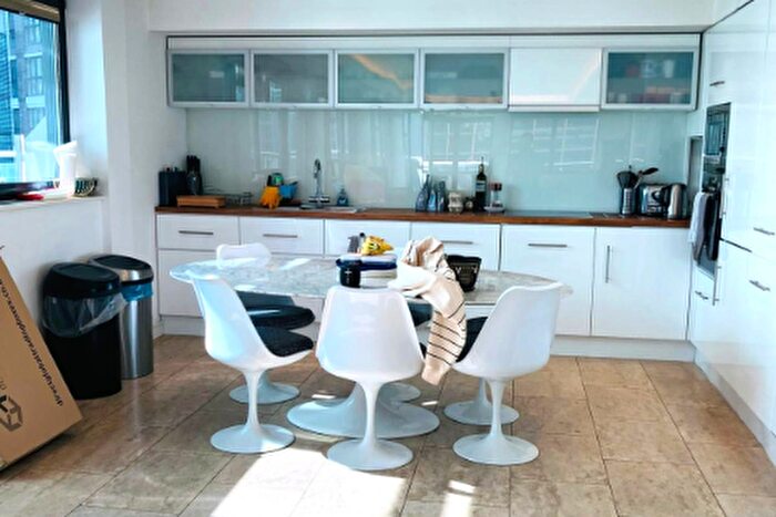 2 Bedroom Flat To Rent In Leman Street, London, E1