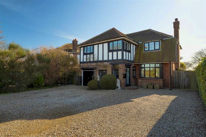 4 Bedroom Detached House For Sale In Mariners, Sandown Road, Sandwich, CT13
