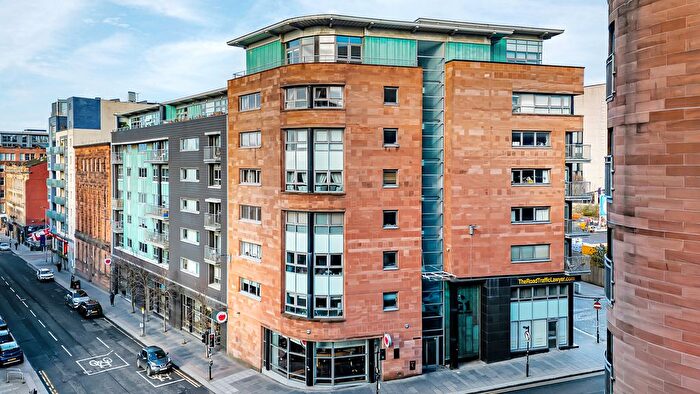 2 Bedroom Flat For Sale In High Street, Merchant City, G1