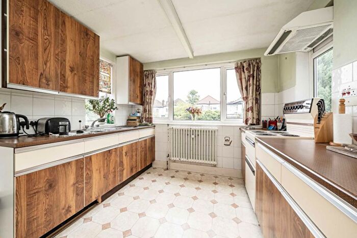 4 Bedroom Detached House For Sale In Greyhound Hill, London, NW4