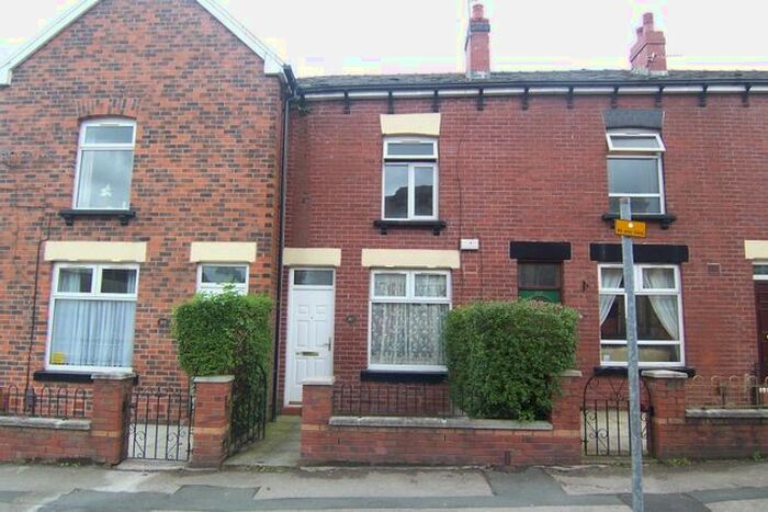 2 Bedroom Property To Rent In Hatfield Road, Heaton, Bolton, BL1
