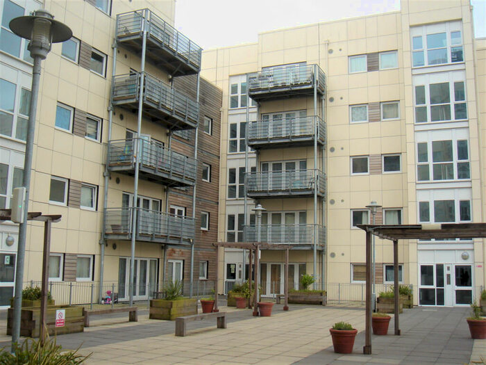 2 Bedroom Flat To Rent In Grand Union Heights, Wembley, Middlesex, HA0