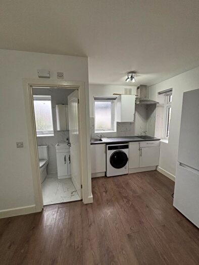 Studio To Rent In Colney Hatch Lane, N10