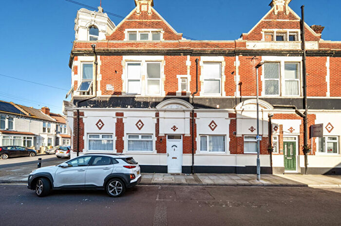 2 Bedroom Flat To Rent In Queens Road, Portsmouth, Hampshire, PO2