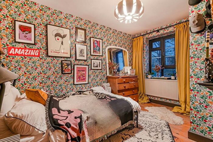 1 Bedroom Flat For Sale In Cowley Road, London, /, SW9