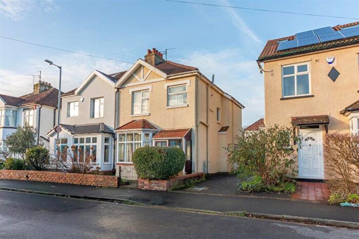 3 Bedroom Semi Detached House For Sale In Russell Grove | Westbury Park, BS6