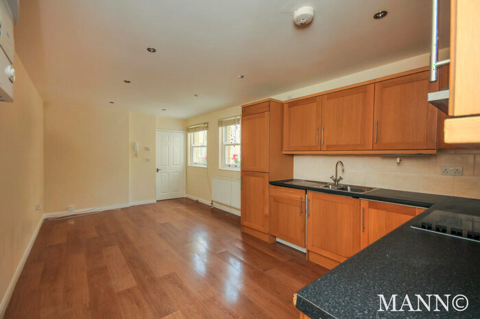 2 Bedroom House To Rent In Deptford Broadway, Deptford, SE8