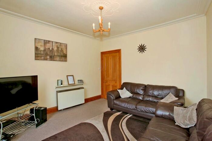 1 Bedroom Flat To Rent In Skene Square, Flat, Second Floor Left, AB25