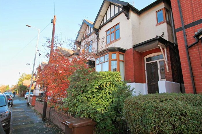 3 Bedroom Semi Detached House For Sale In King Street, Dukinfield, SK16