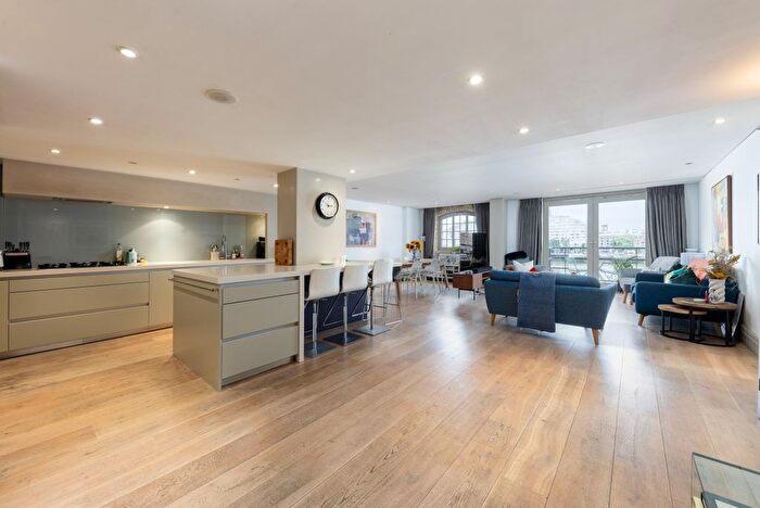 3 Bedroom Flat To Rent In Butlers Wharf, London, SE1