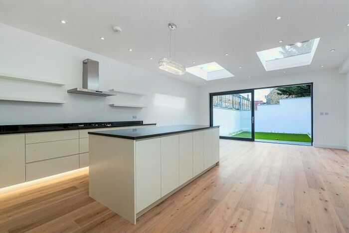 4 Bedroom End Of Terrace House To Rent In Coval Road, East Sheen, SW14