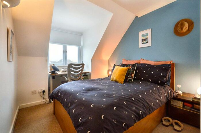 1 Bedroom Apartment For Sale In West Street, Haslemere, Surrey, GU27