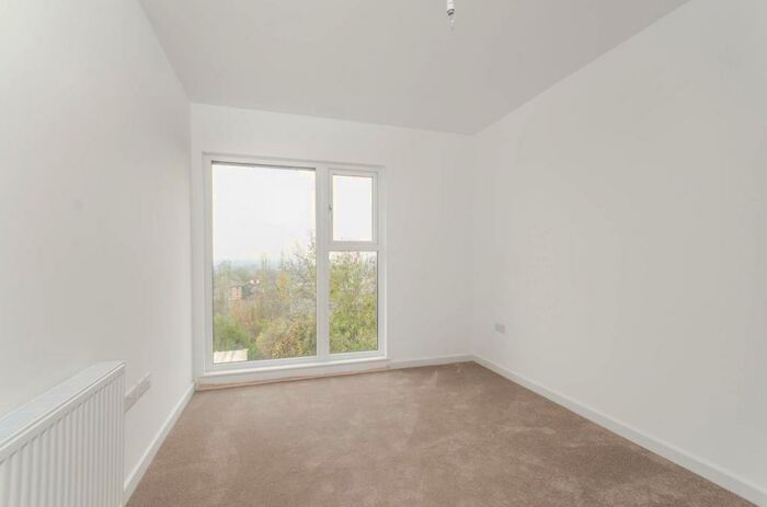 1 Bedroom Flat To Rent In Anerley Park, Crystal Palace, London, SE20