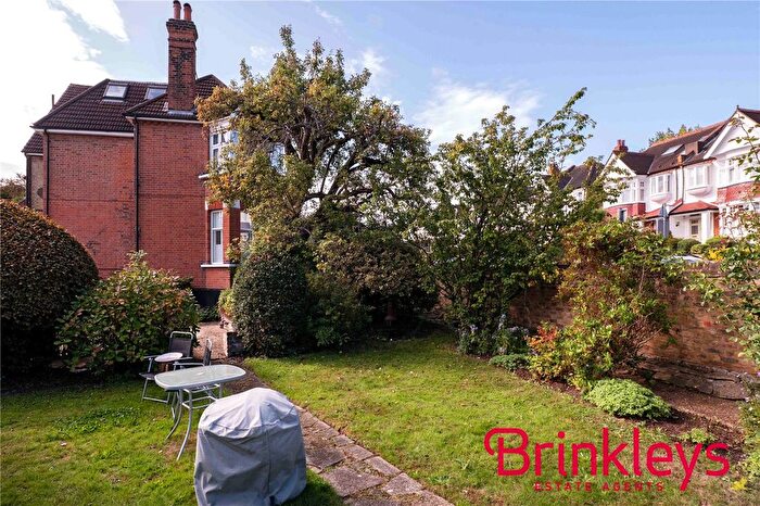 1 Bedroom Flat To Rent In Vineyard Hill Road, London, SW19