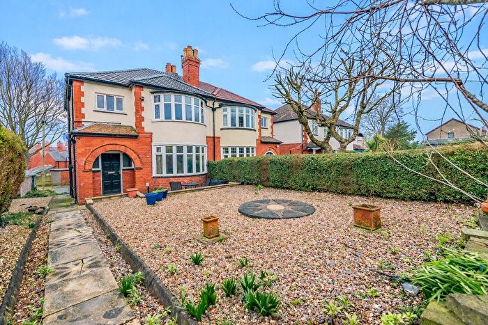 3 Bedroom Semi Detached House For Sale In Westfield Avenue, Leeds, LS12