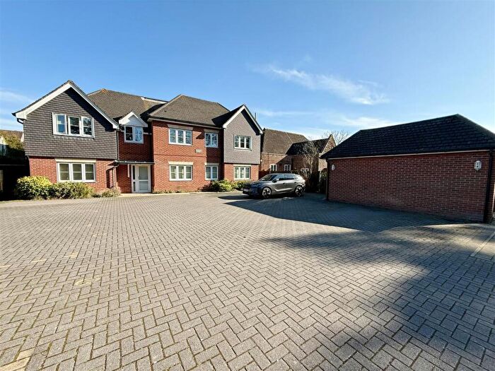 1 Bedroom Flat To Rent In Locks Road, Locks Heath, Southampton, SO31