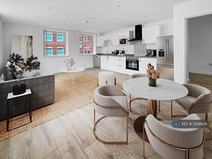 2 Bedroom Flat To Rent In Oriel House, Northampton, NN1