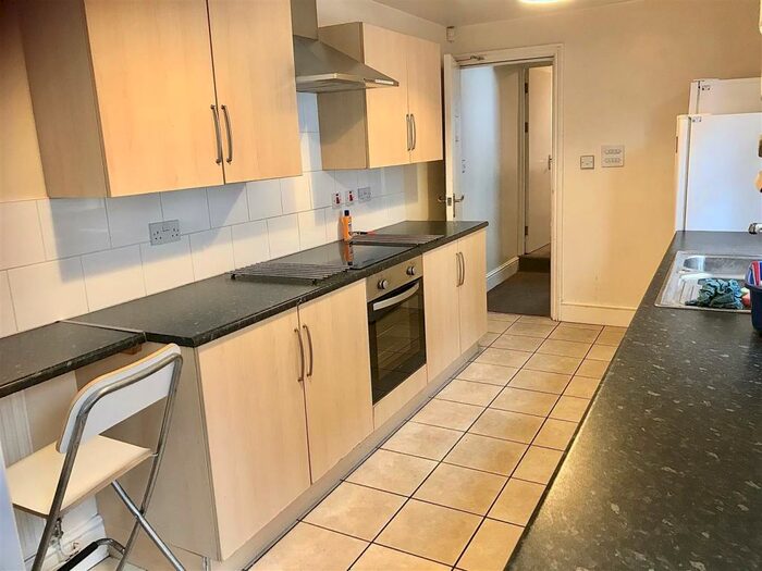 6 Bedroom Terraced House To Rent In Rookery Road, Selly Oak, Birmingham, B29