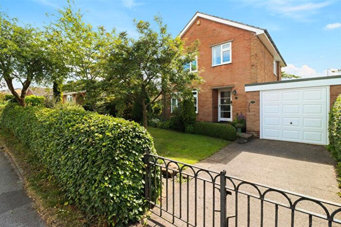 3 Bedroom Detached House For Sale In Newbold Back Lane, Newbold, Chesterfield, S40