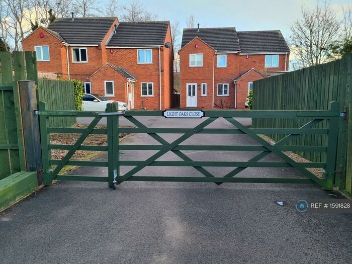 3 Bedroom Semi-Detached House To Rent In Lightoaks Close, Burton On Trent, DE14