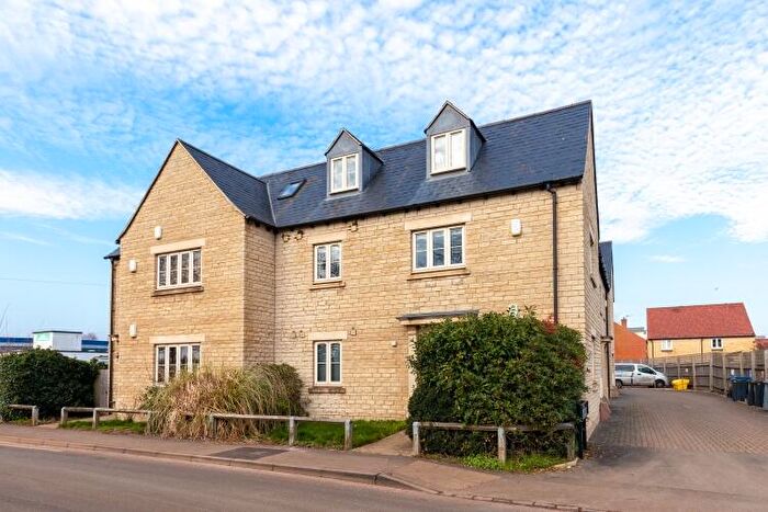 2 Bedroom Apartment To Rent In Sansoms Court, Shipton Road, Woodstock, OX20