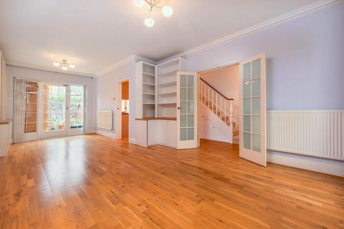 3 Bedroom Terraced House To Rent In St Pauls Road, Islington, London, N1