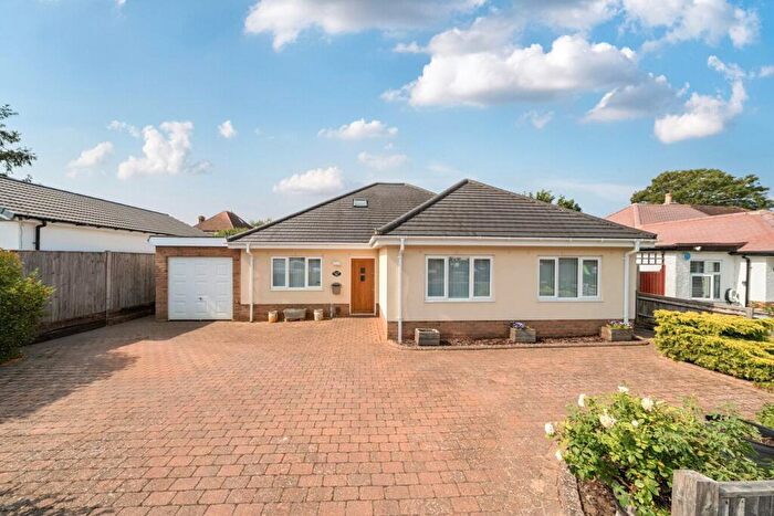 4 Bedroom Bungalow For Sale In Lawrence Road, West Wickham, Kent, BR4