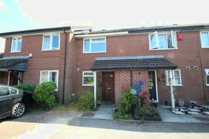 2 Bedroom Property To Rent In Badgers Close, Bristol, BS32