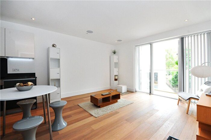 2 Bedroom Flat To Rent In Warner Street, London, EC1R