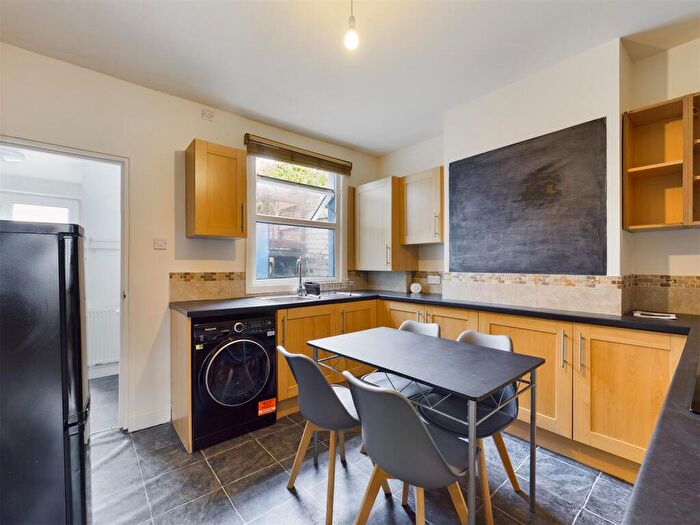3 Bedroom Flat To Rent In Sandown Road, Brighton, BN2