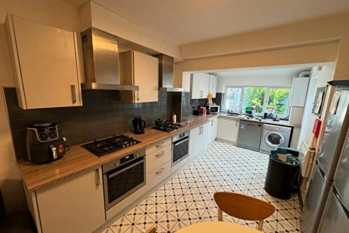 7 Bedroom Terraced House To Rent In Crwys Road Cardiff, CF24