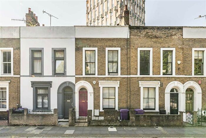 2 Bedroom Terraced House To Rent In Old Ford Road, Old Ford Road, E2