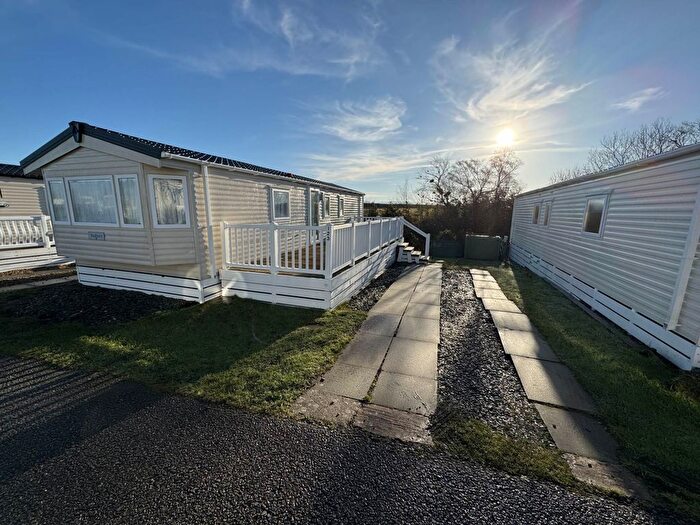 2 Bedroom Mobile/park Home For Sale In Brynteg, LL78