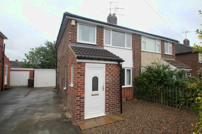 3 Bedroom Semi-Detached House To Rent In Beechwood Rise, Wetherby, West Yorkshire, Uk, LS22