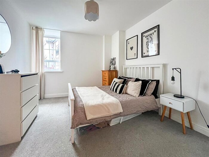 1 Bedroom Apartment For Sale In Ushers Court, Trowbridge, BA14