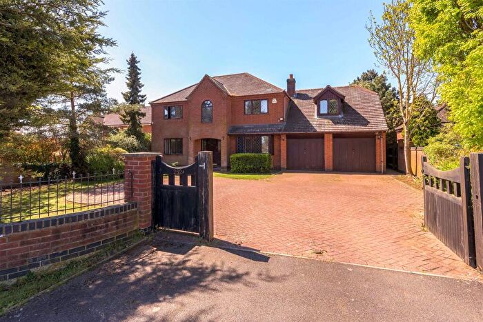 5 Bedroom Detached House For Sale In Barton Road, Barton Seagrave, Kettering, NN15