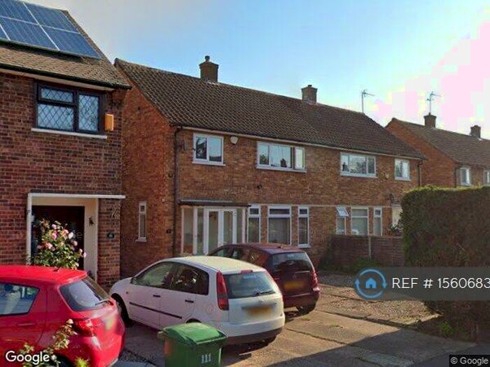 3 Bedroom Semi-Detached House To Rent In Harrow Road, Langley, SL3