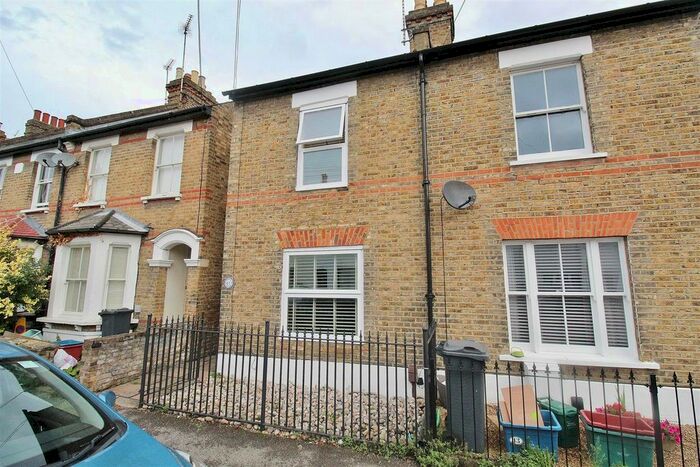 3 Bedroom Property To Rent In Talbot Road, Isleworth, TW7