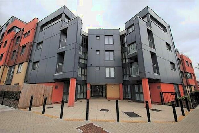 1 Bedroom Apartment To Rent In - Bramley Crescent, Gants Hill, London, IG2