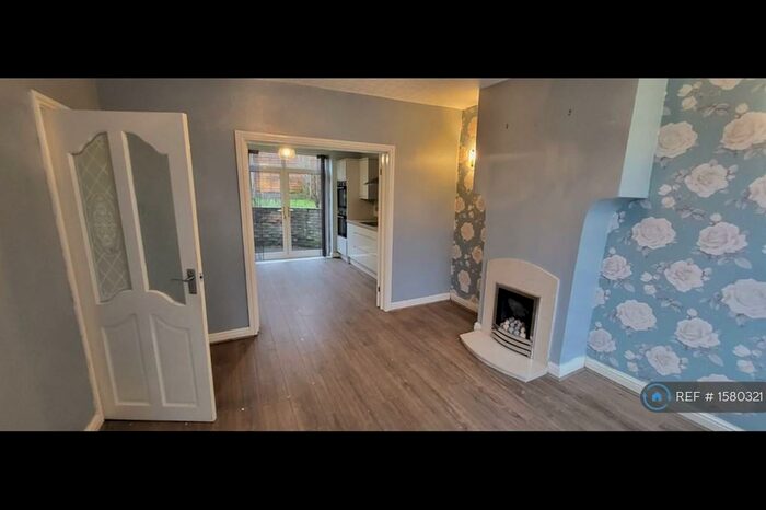 3 Bedroom Semi-Detached House To Rent In Woodlands, Failsworth, Manchester, M35