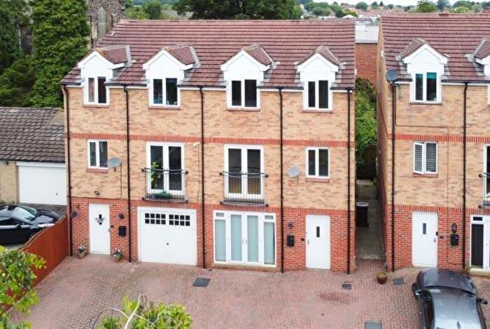 4 Bedroom House To Rent In St. James Mews, Church Lane, Leeds, Yorkshire, LS15