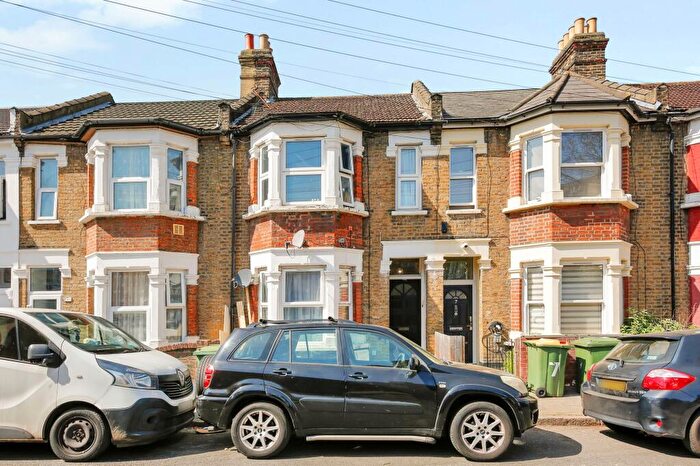 2 Bedroom Flat For Sale In Greenleaf Road, London, E6
