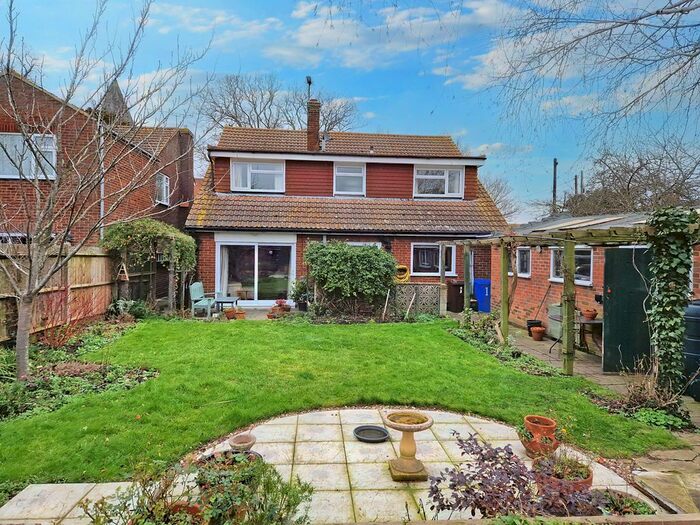 4 Bedroom Detached House For Sale In Horsham Lane, Upchurch, Sittingbourne, ME9