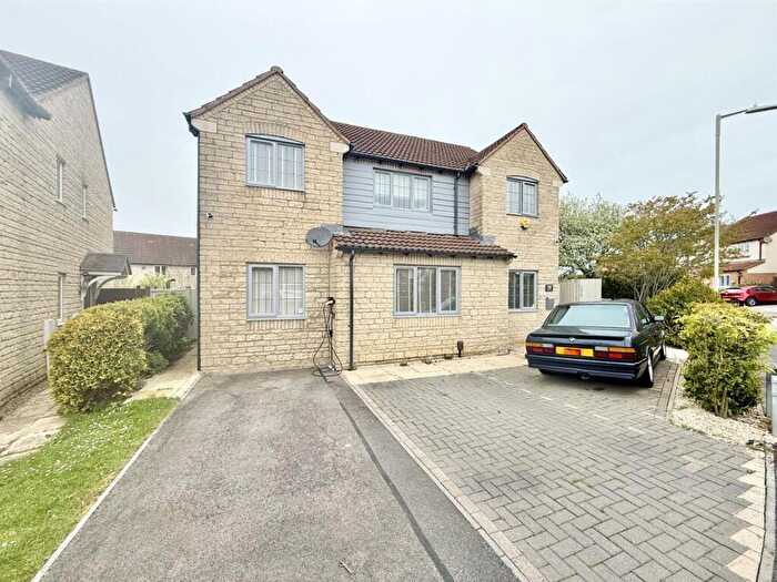 5 Bedroom Detached House For Sale In The Causeway, Quedgeley, Gloucester, GL2