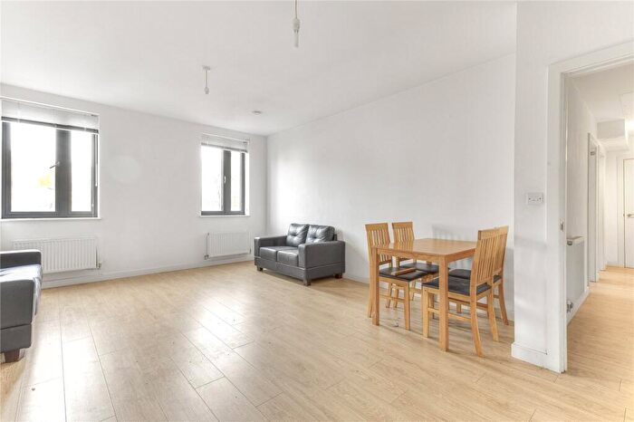 2 Bedroom Flat To Rent In Walworth Road, London, SE17