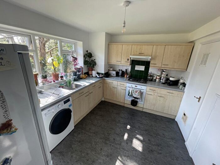 2 Bedroom Flat To Rent In St. Johns Park, London, SE3