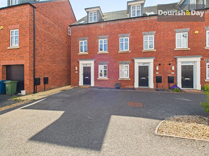 4 Bedroom End Of Terrace House For Sale In Avondale Circle, Stafford, ST18