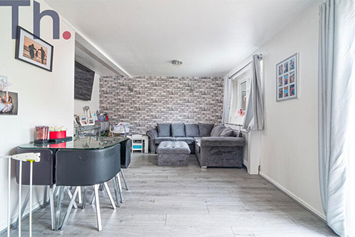 3 Bedroom Semi Detached House For Sale In Apse Heath, Sandown, Isle Of Wight, PO36