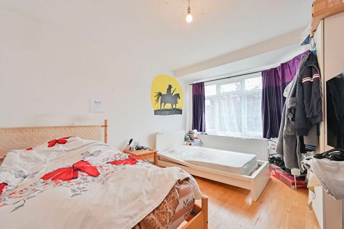 3 Bedroom Terraced House To Rent In Crofts Road, Harrow, HA1