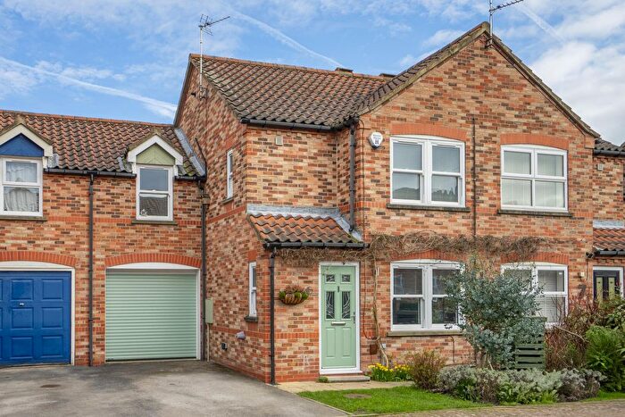 3 Bedroom Town House For Sale In Hansom Place, York, YO31